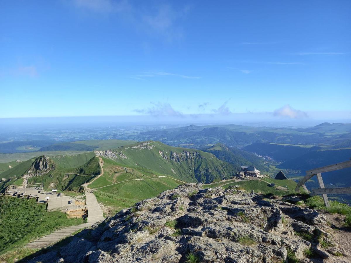 Les Gites De Recoleine Nébouzat 外观 照片